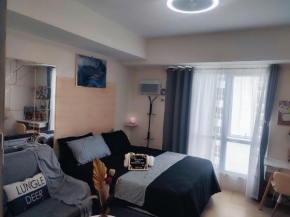 Modern studio unit in metro manila with pool view